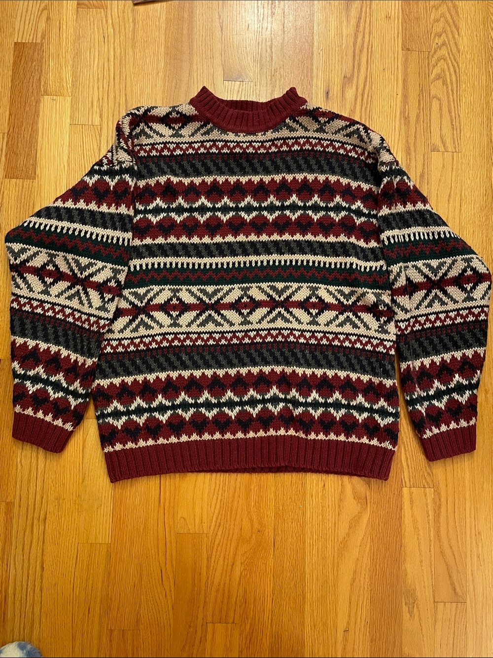 Abercrombie & Fitch Big Sweater Men's Burgundy Patterned Crewneck